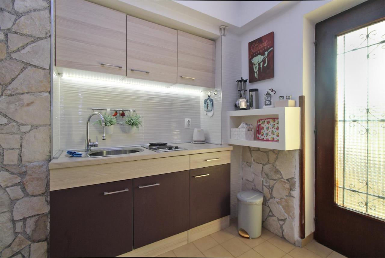 Leona 2216 Apartma